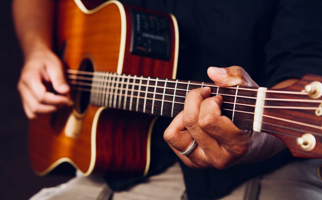 how to learn to play guitar by yourself