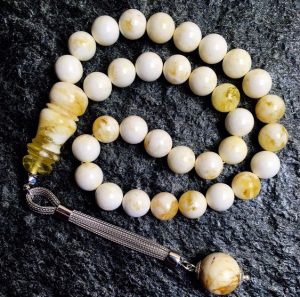 This is white 10-mm islamic tasbih