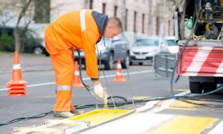 road line painting