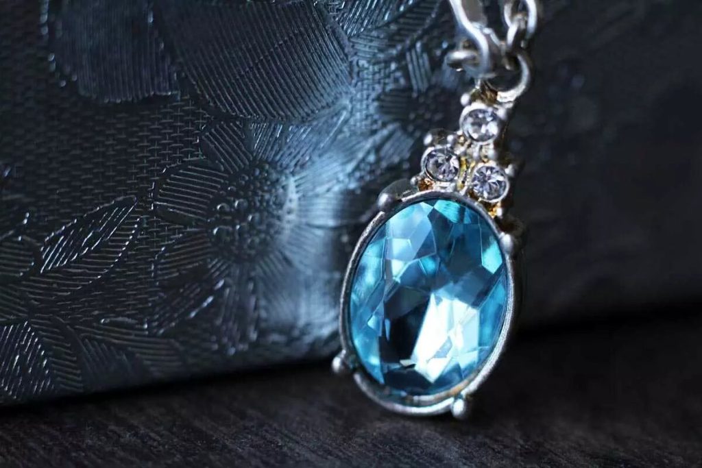 Blue-topaz-meaning